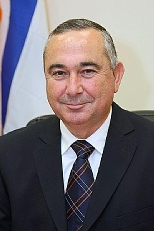 נחשפים שעוני הנוכחות של חברי מועצת עיריית נתניה