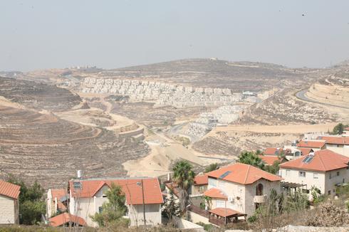 ×ž×–×›×™×¨ ×
