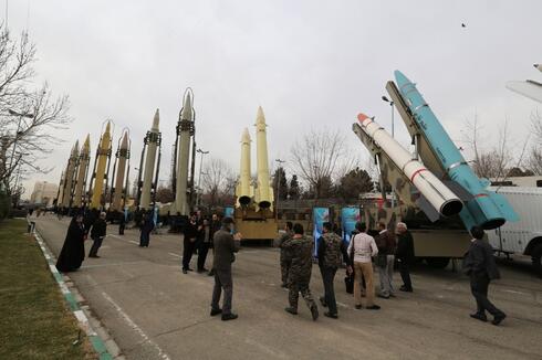 Misiles iraníes exhibidos