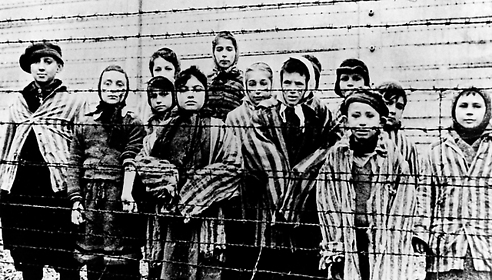 Prisioneros de Auschwitz luego de ser liberados