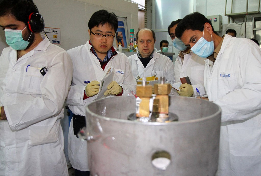 Científicos de la OIEA en una planta nuclear iraní