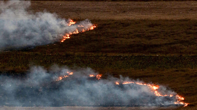 Incendios en el sur del Líbano después de un bombardeo de artillería de las FDI