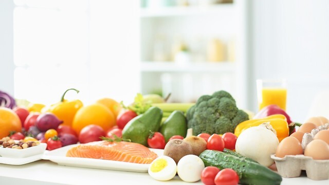 A dieta verde mediterrânea reduz a ingestão de carnes vermelhas e processadas. (Ynet) Legumes de comida saudável