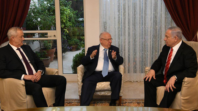 Netanyahu y Gantz en una de las reuniones mantenidas con el presidente Rivlin