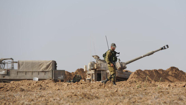 Israel desplegó cañones de artillería en la frontera con Gaza 