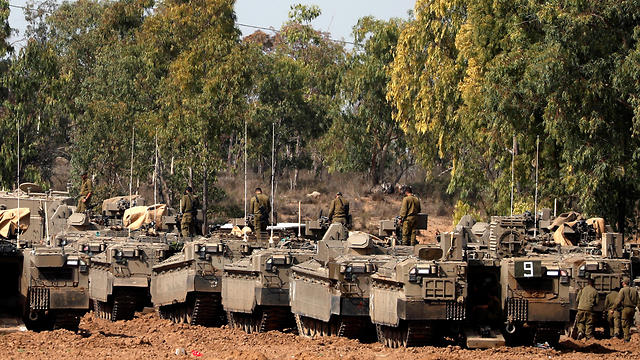 Tanques de las FDI en la frontera con Gaza 