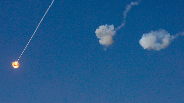 La Cúpula de Hierro intercepta un cohete de Gaza sobre Sderot 