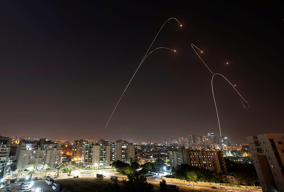 El sistema de defensa antimisiles 'Cúpula de Hierro' intercepta un cohete desde Gaza el jueves