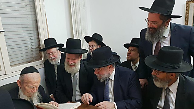 El rabino Edelstein con rabinos de Europa