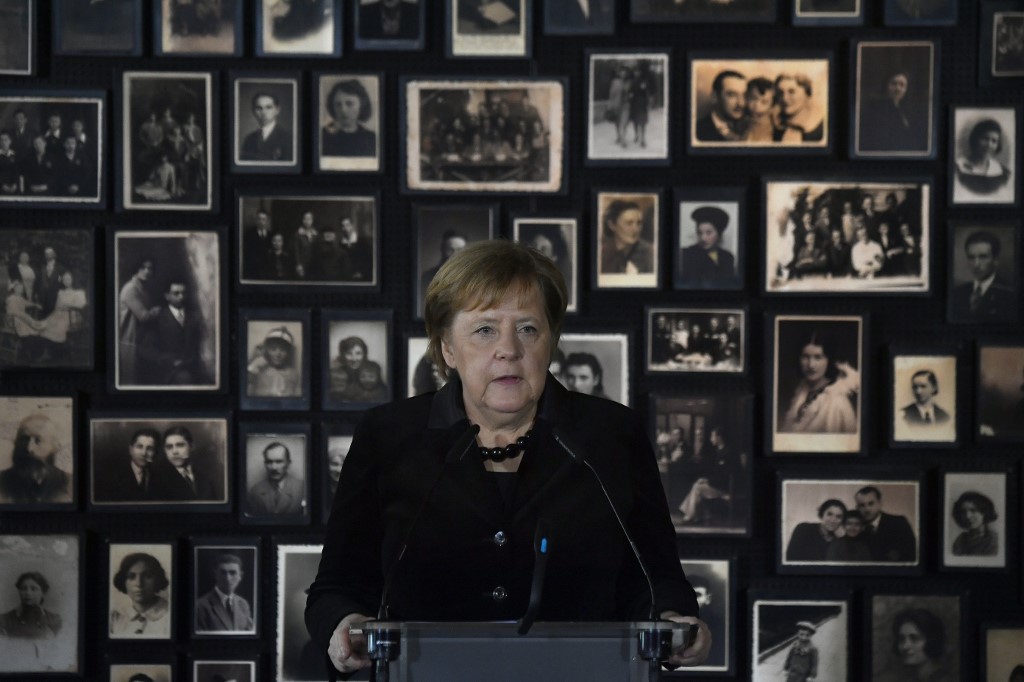 Merkel visitó Auschwitz por primera vez 