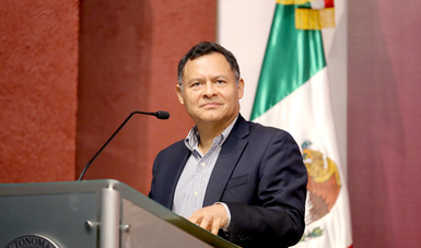 Dr. Ernesto Avecedo Fernández, subsecretario de Industria y Comercio de México 