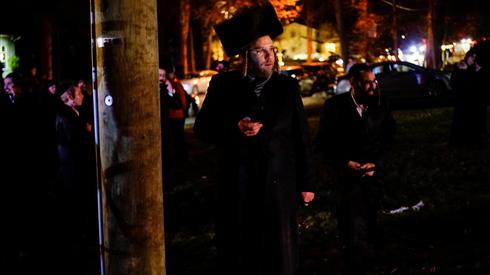 Un judío ortodoxo en el lugar del ataque