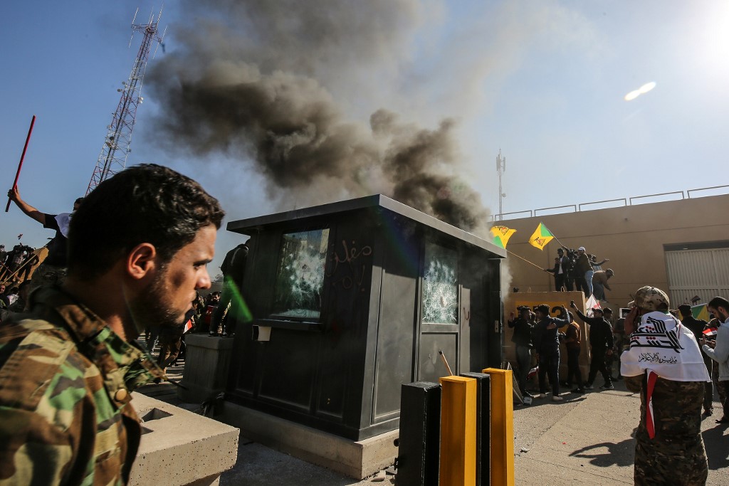 Protesta en la embajada de Estados Unidos en Bagdad
