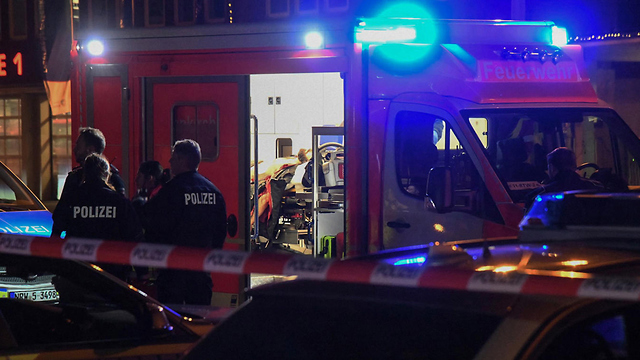 Policías alemanes en el lugar del ataque en Gelsenkirchen