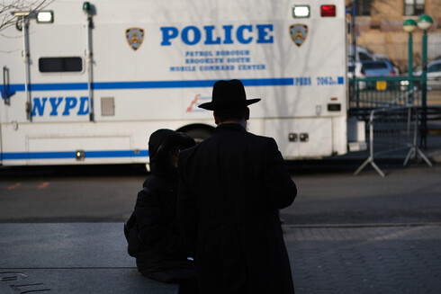 Judíos acuden a la policía en Nueva York. 