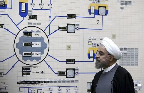 El presidente iraní Rouhani en una planta nuclear iraní 