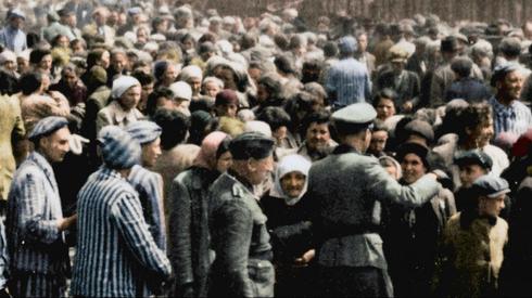 Imágenes coloreadas del campo de exterminio de Auschwitz 