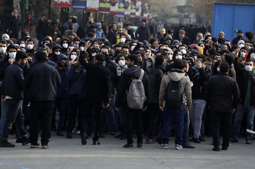 Protesta contra el régimen en la Universidad de Teherán
