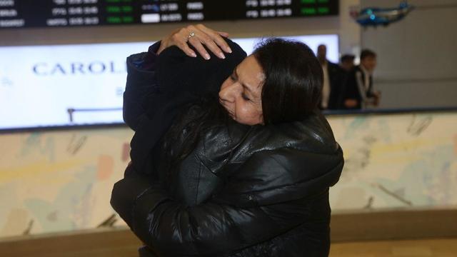 Emoción y expectativa de la madre de Naama Issachar en su llegada a Israel 