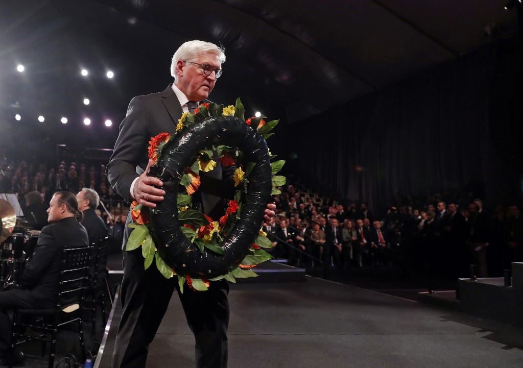 Frank-Walter Steinmeier colocó una ofrenda floral en honor a las víctimas del Holocausto 