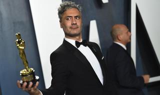 Taika Waititi ganó el premio Óscar a mejor guión adaptado