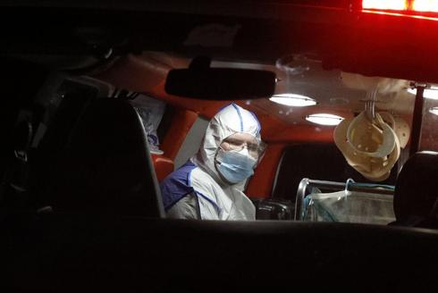 Un paciente con coronavirus transportado al hospital 