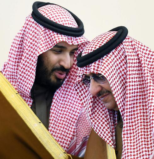 El príncipe heredero Mohammad bin Salman y Mohammed bin Nayef, sobrino del rey 