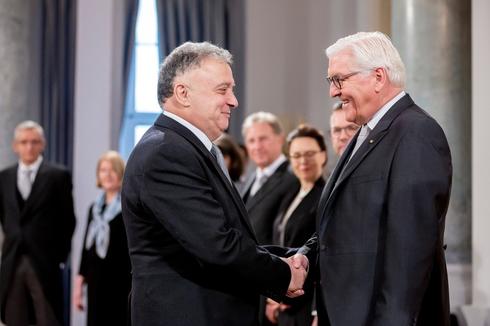 Issacharoff saluda al presidente alemán Frank-Walter Steinmeier 