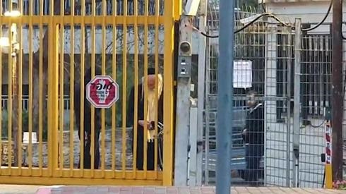 La puerta de Kiriat Yearim se encuentra cerrada debido al gran brote de coronavirus