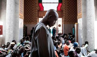 Oración contra el coronavirus en una mezquita de Senegal. 
