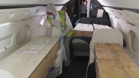 Los viajes aéreos disminuyen, pero cuerpos de judíos aún vuelan a Israel  para ser ent