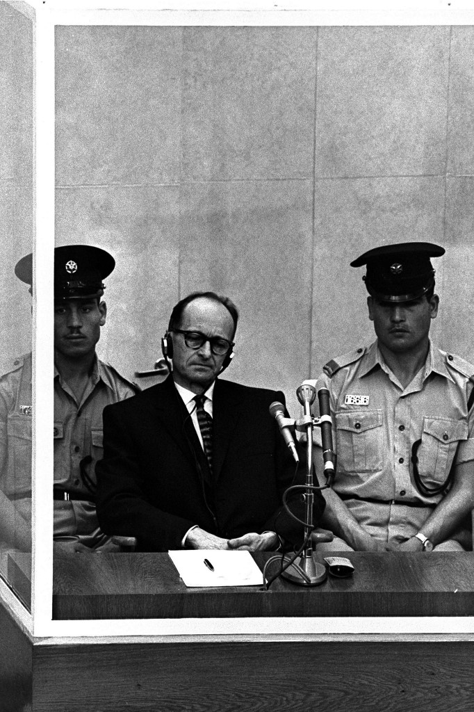 Imágen del juicio a Eichmann, el coronel nazi arquitecto de la "solución final" 