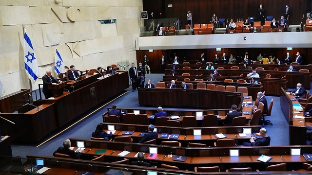 Sesión en la Knesset para la jura del nuevo gobierno. (Adina Walman/Portavoz de la Knesset) Sesión en la Knesset para la jura del nuevo gobierno.