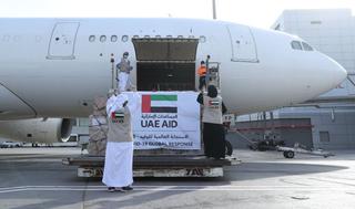 El primer vuelo comercial directo de Emiratos Árabes a Israel aterrizó ayer en Tel Aviv.