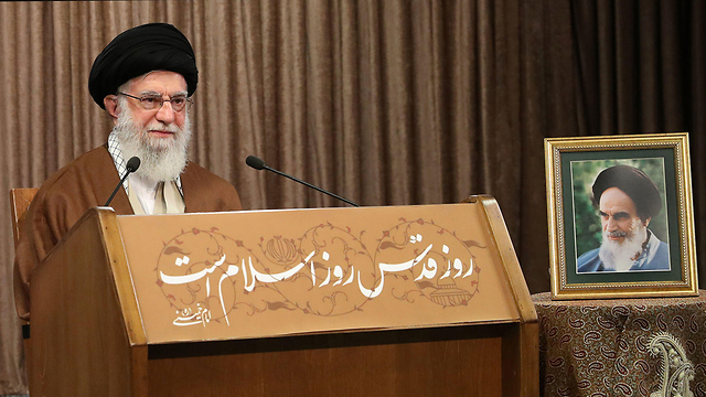 Ali Khamenei, líder supremo do Irã, publicou novamente conceitos ameaçadores para Israel. (AFP) Líder Supremo do Irã
