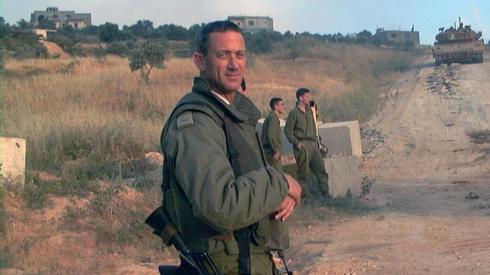 El ministro de Defensa, Benny Gantz, en uniforme durante la retirada del Líbano 