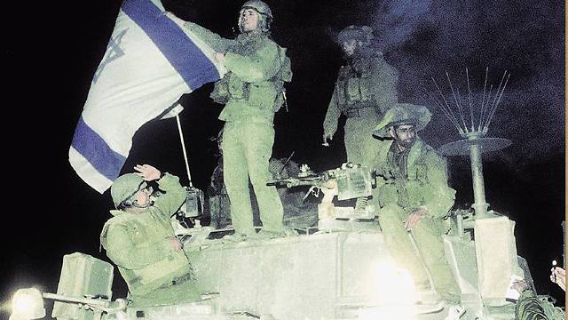Soldados de las FDI en la víspera de la retirada de 2000 del Líbano 
