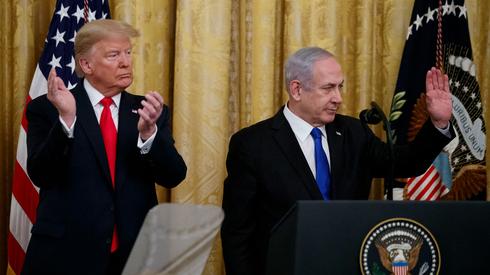 O Presidente dos EUA Donald Trump e o primeiro-ministro Netanyahu durante a apresentação do plano de paz americano em Washington. (AP) O presidente dos EUA, Donald Trump, e o primeiro-ministro Netanyahu, durante a apresentação do plano de paz americano em Washington.