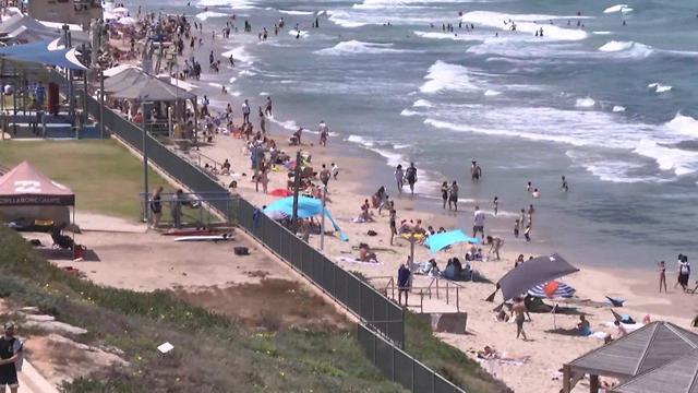Las playas de Tel Aviv, uno de los atractivos turísticos con mayor densidad de personas en este fin de semana extendido. 