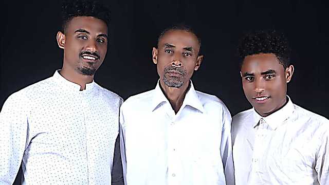 El padre y los hermanos Mahabo, que quedaron en Etiopía. 