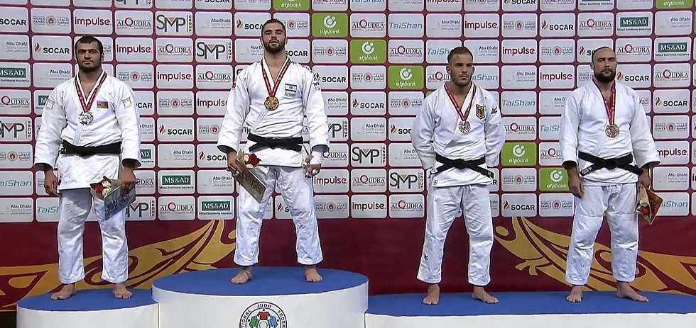 El himno nacional de Israel, Hatikva, suena en los Emiratos Árabes Unidos durante la ceremonia de entrega de medallas del torneo de yudo Grand Slam de Abu Dabi en 2018, en el que el israelí Peter Paltchik se quedó con el oro.