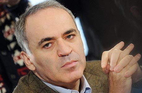Gary Kasparov perdió con Deep Blue. 