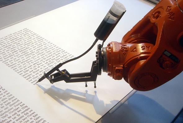 Un robot de escritura a mano. 