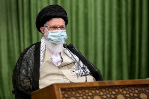 El guía supremo de Irán, Alí Jamenei, criticó duramente a los iraníes que no respetan las directivas de salud.