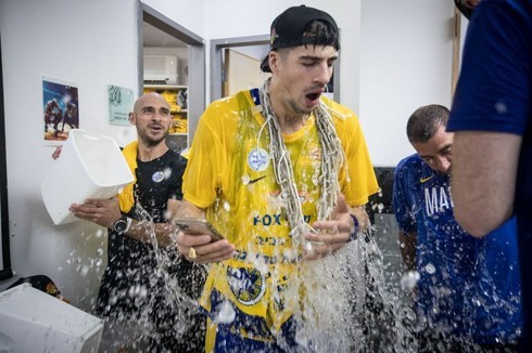 El último festejo antes de su sueño en la NBA: Avdija se consagró campeón de Israel con Maccabi Tel Aviv. 