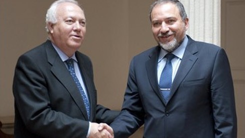 Cuando era canciller, en 2010, Moratinos se reunió con su par israelí, Avigdor Liberman. 