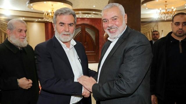 El líder de Hamas Ismail Haniyeh, a la derecha, con el jefe de la Jihad Islámica Ziyad al-Nakhalah. 