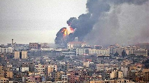 Ataque de las FDI contra un área de Beirut controlada por Hezbollah durante la segunda guerra del Líbano en 2006. 