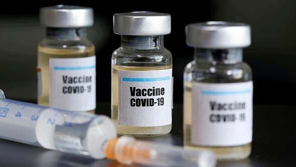 Varias empresas compiten por la aprobación de su vacuna COVID-19. 