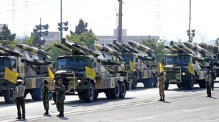 Irán exhibe sus misiles durante un desfile militar. 